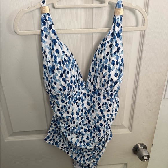 Nip Tuck Swim Petal Plunge Eva One Piece Swimsuit Size 10 - Picture 3 of 13